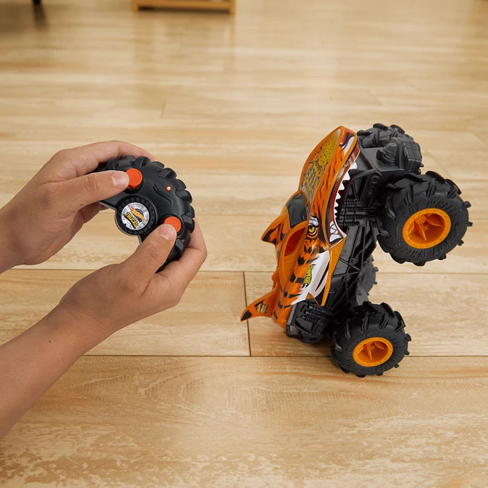 Hot Wheels Monster Trucks RC Tiger Shark 1:24