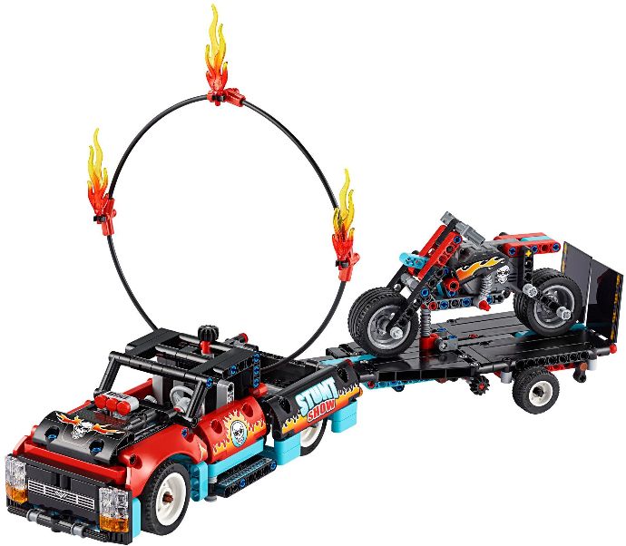 Spectacle de cascades LEGO Technic avec camion et moto 42106
