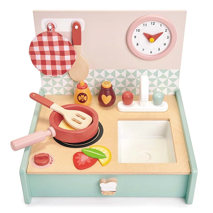 Tender Leaf Toys Kinderküche klein mit Zubehör