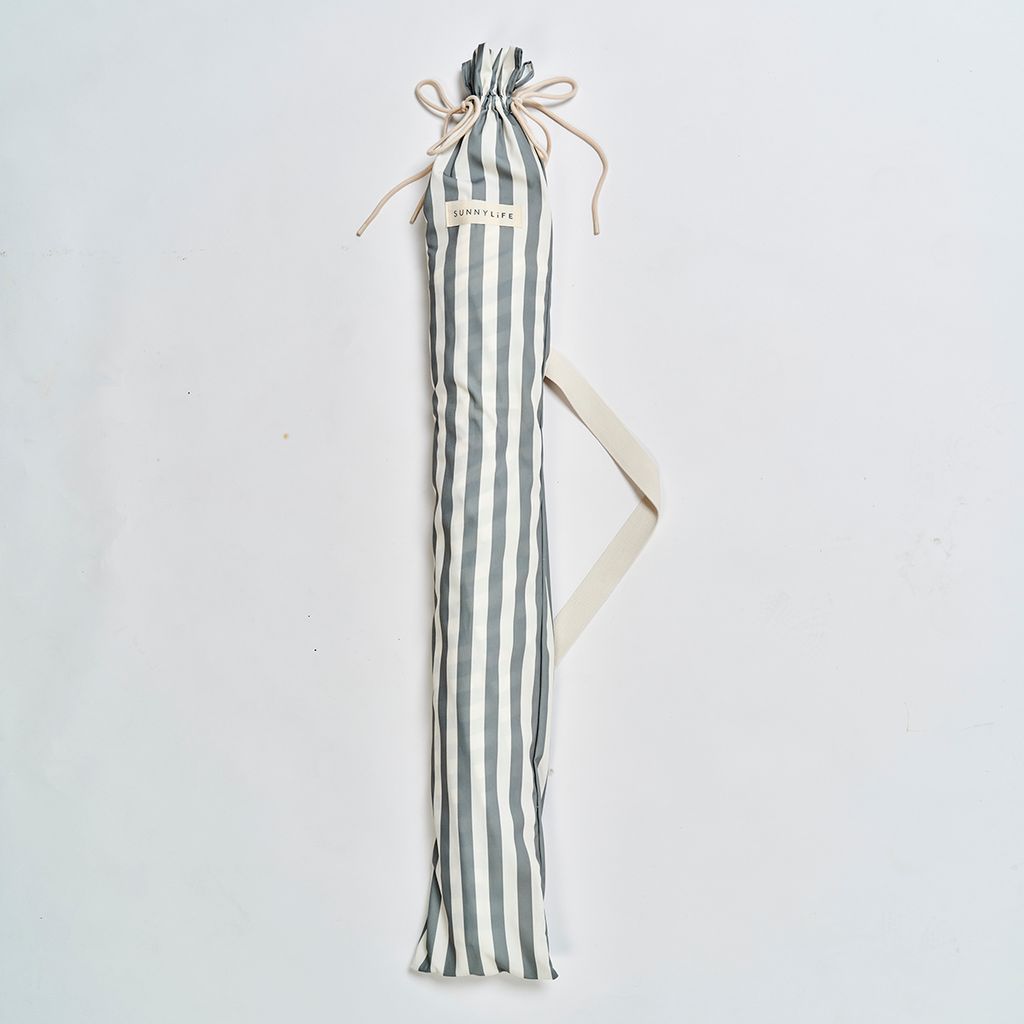Sunnylife Luxuriöser Strandschirm Seagrass Stripe