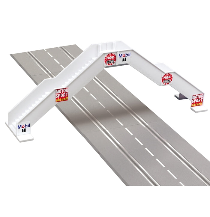 Carrera 1:32 Fussgängerbrücke