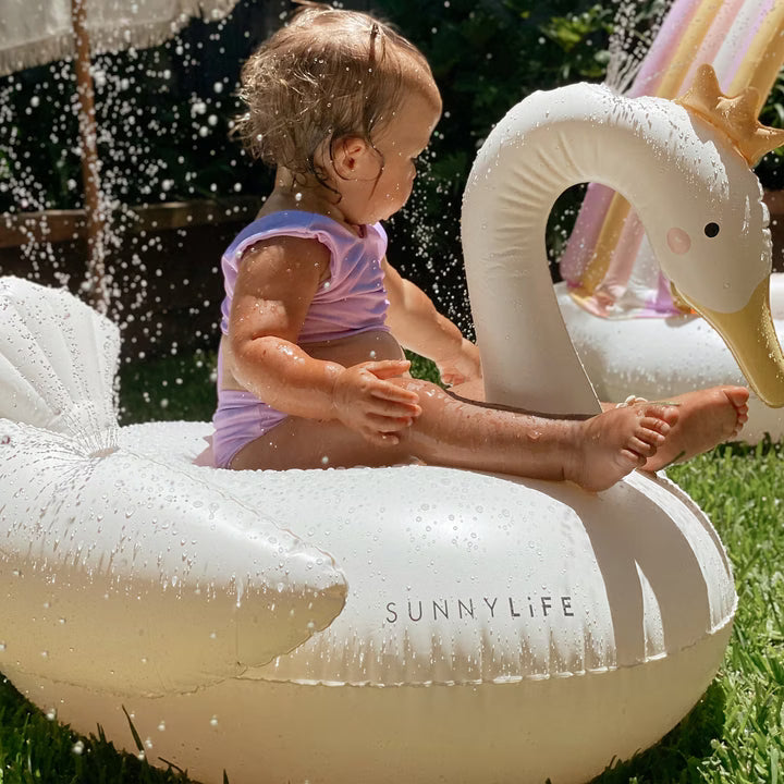 Sunnylife Aufblasbarer Sprinkler Princess Swan Multi