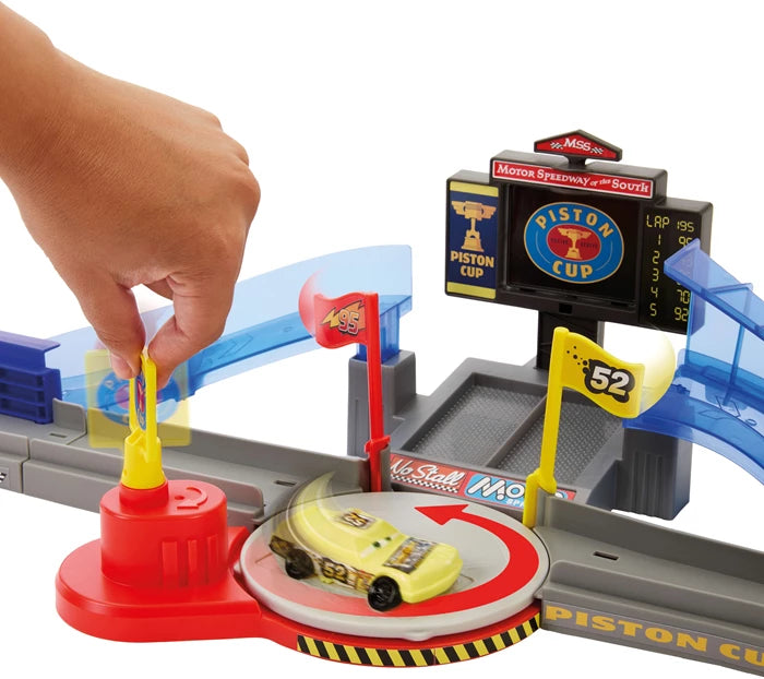 Mattel Cars Piston Cup 2 in 1 Spielset Rennen und Crashs