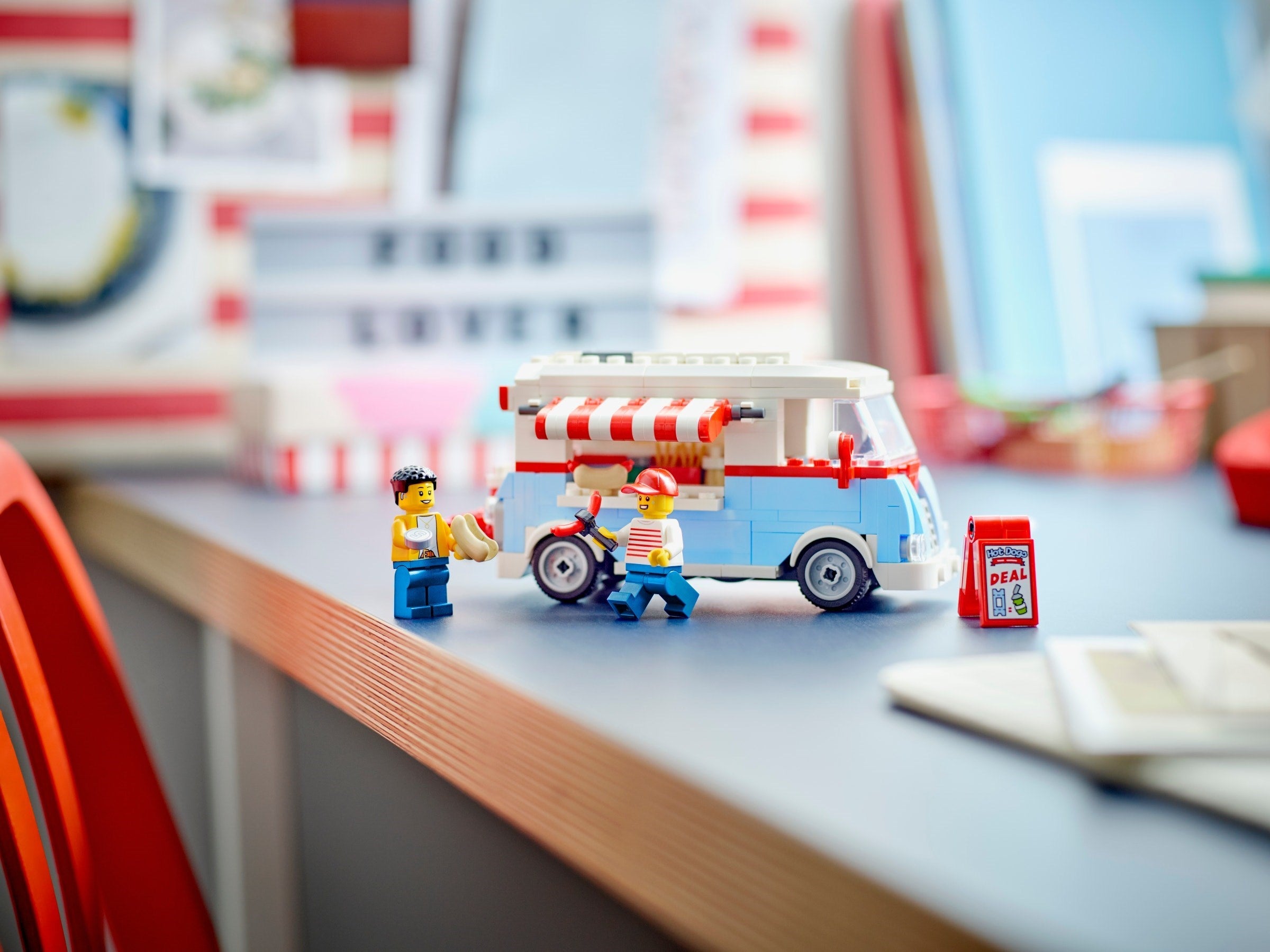 LEGO Icons Retro Food Truck 40681