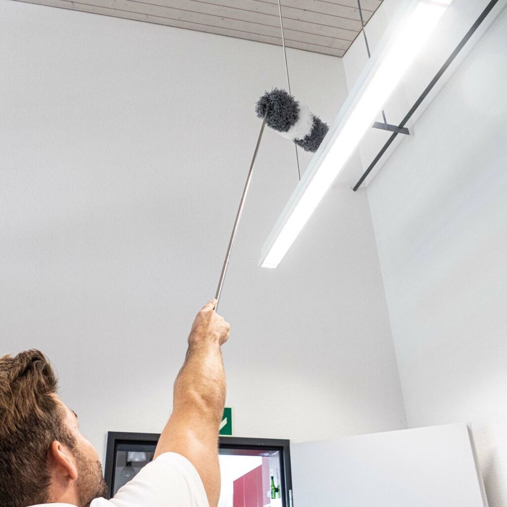 CREaCLEAN Mikrofaser Staubwedel mit extra langem Teleskopstiel grau/weiss