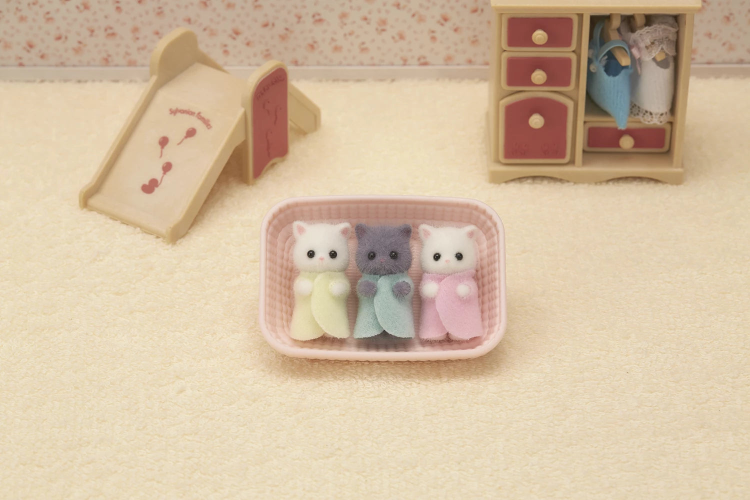 Sylvanian Families Perserkatzen Drillinge