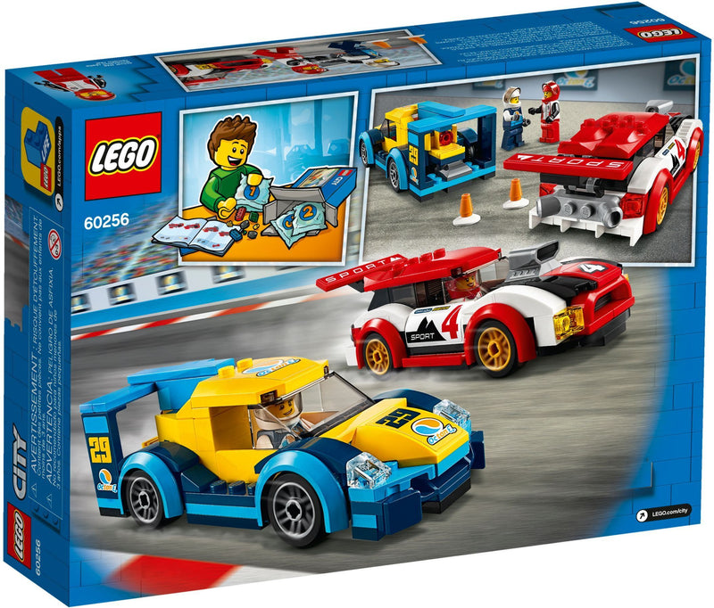 Le duel de voitures de course LEGO City 60256