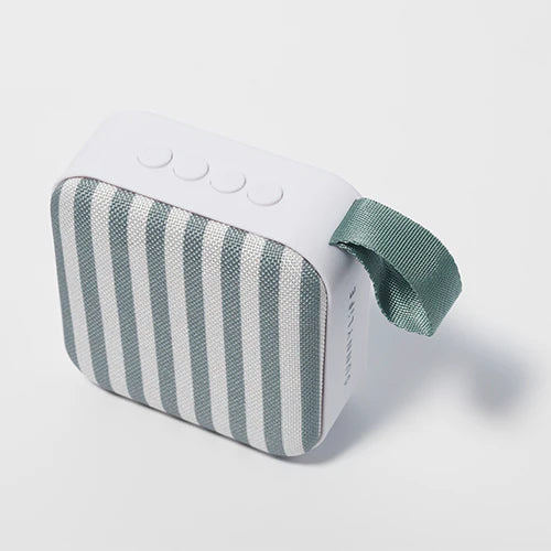 Sunnylife Tragbarer Reise Lautsprecher The Vacay Olive Stripe